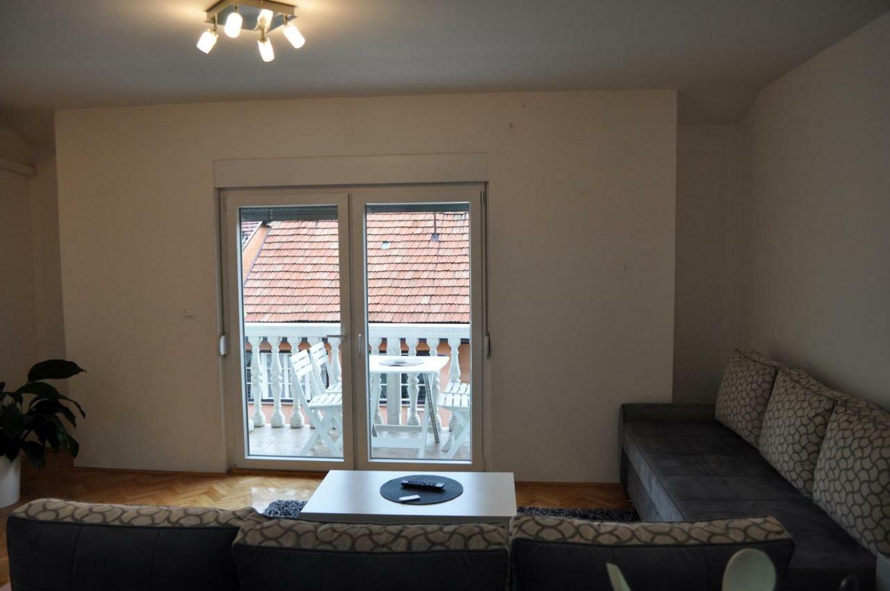Apartman Dina Lejlighed Tuzla Eksteriør billede
