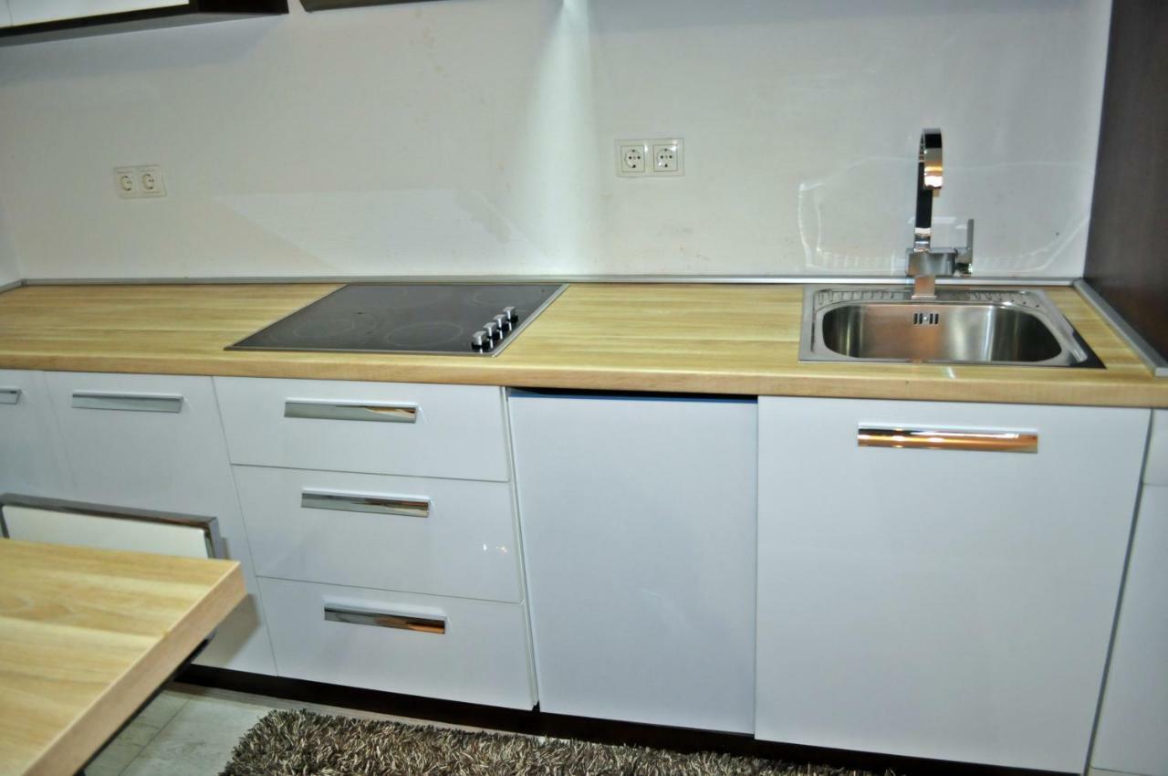 Apartman Dina Lejlighed Tuzla Eksteriør billede