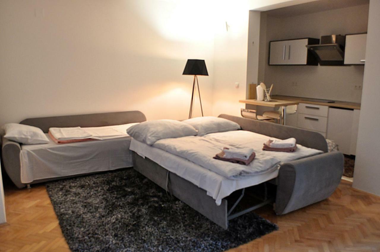 Apartman Dina Lejlighed Tuzla Eksteriør billede