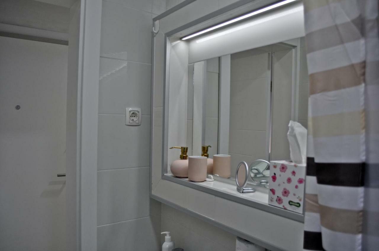 Apartman Dina Lejlighed Tuzla Eksteriør billede